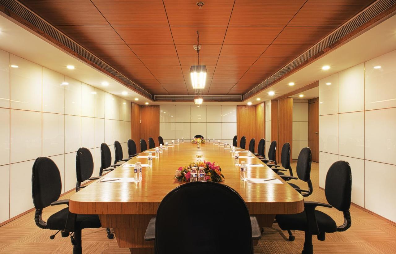 Siara Styles Rajkot Hotel Bagian luar foto