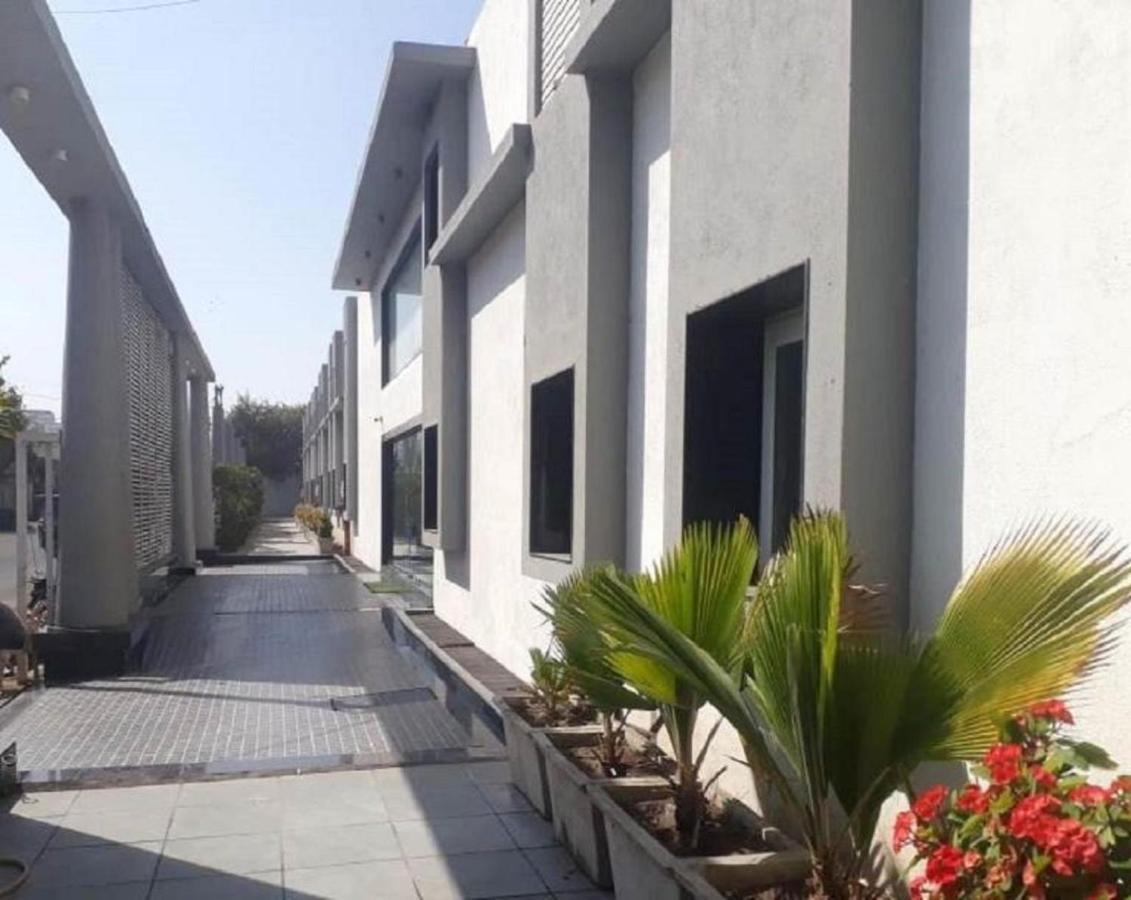 Siara Styles Rajkot Hotel Bagian luar foto